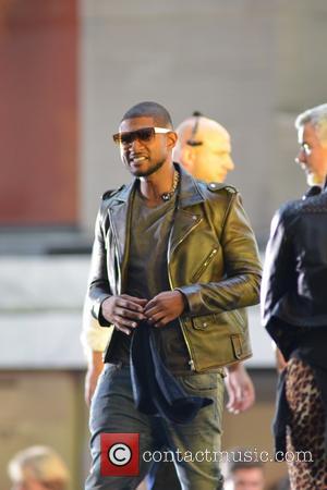 Usher - American R&B star Usher performs live at the Emmy award winning Today show - Manhattan, New York, United...