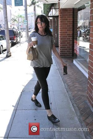 Katey Sagal - Katey Sagal arrives at Beverly Hills Nail Design - Los Angeles, California, United States - Wednesday 1st...