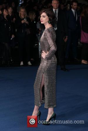 Anne Hathaway - UK Premiere of 'Interstellar' held at the Odeon Cinema Leicester Square - Arrivals at Leicester Square -...