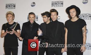 One Direction Dispel Rumours With AMA Performance