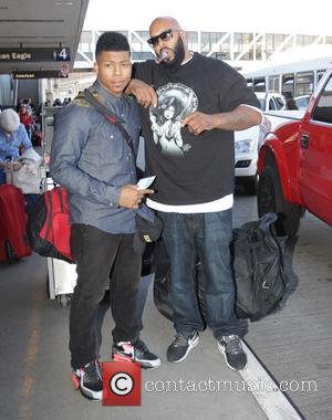 Suge Knight and Suge Knight - Suge Knight drops off his son at Los Angeles International (LAX) airport - Los...