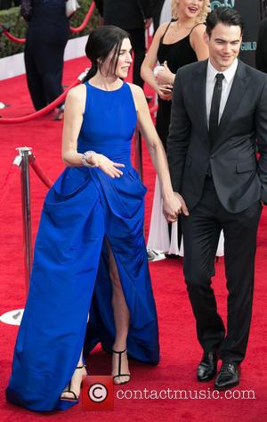 Julianna Margulies and Keith Lieberthal - 21st Annual SAG (Screen Actors Guild) Awards at Los Angeles Shrine Exposition Center -...