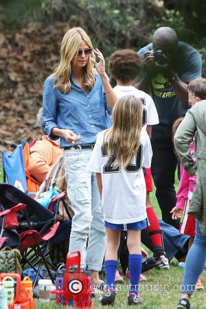 Heidi Klum and Leni Klum - Heidi Klum and Seal watch their kids play soccer in Brentwood - Los Angeles,...