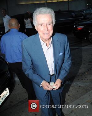 Regis Philbin - Regis Philbin goes to dinner in Beverly Hills - Los Angeles, California, United States - Tuesday 28th...