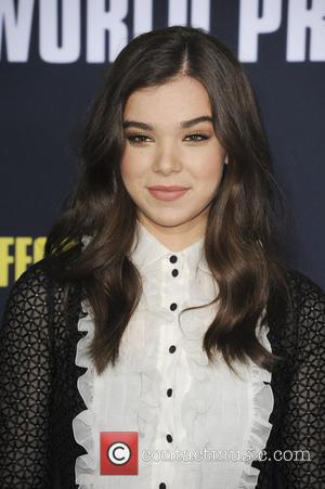 'Pitch Perfect 2' Actress, Hailee Steinfeld, Signs Record Deal