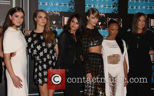 Hailee Steinfeld, Cara Delevingne, Selena Gomez, Taylor Swift, Serayah , Mariska Hargitay - The 2015 MTV Video Music Awards at...