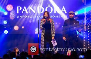 Lisa Snowdon , Dave Berry - Oxford Street Christmas lights switch on at Oxford St, London. - London, United Kingdom...