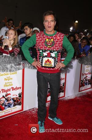 Michael Shannon Tricked Into Wearing Christmas Sweater For The Night Before Premiere