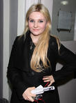 Abigail Breslin And Nina Dobrev To Be Honoured For Charity Work