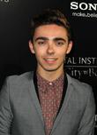 The Wanted's Nathan Sykes Confrims He Is Dating American Singer Ariana Grande On Twitter!