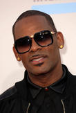 R Kelly Planning Christmas Album With "A Lot Of Lovemaking" For 2014