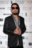 Dave Navarro Talks Dealing With Mother's Murder: "I Don't Know If There's Ever a Day When You're Repaired"