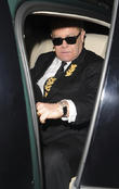 Elton John To Approach Queen Elizabeth Ii In Aids Fight