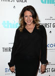 Joely Fisher Remembers Her "Hero And Mentor", Sister Carrie Fisher 
