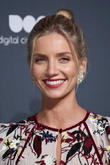 Annabelle Wallis